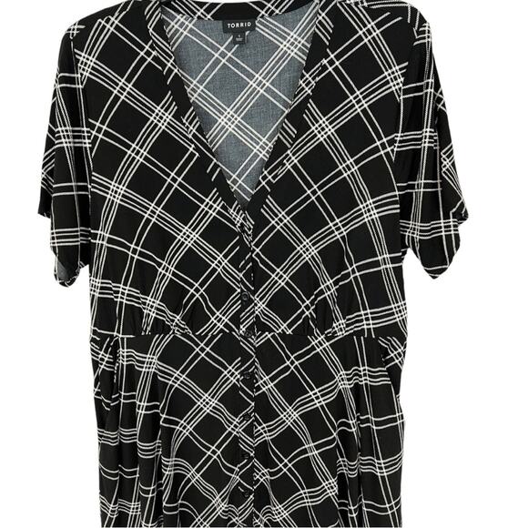 Torrid Black White Plaid Button Front Midi Challis Dress Pockets 1X Sharkbite - Picture 14 of 15